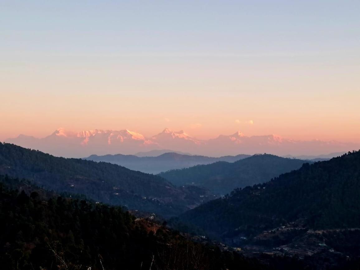 The Pahadi Nest Mukteshwar Hotel Exterior foto